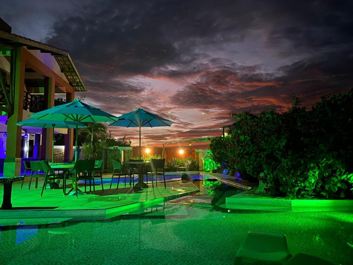 Pousada Flamboyant Village - Praia Das Fontes - 50Mt Da Gruta Mae D'Agua (Adults Only) ベベリベ エクステリア 写真