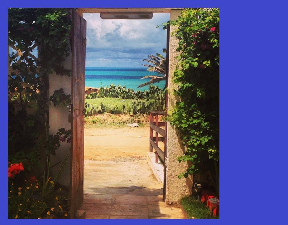 Pousada Flamboyant Village - Praia Das Fontes - 50Mt Da Gruta Mae D'Agua (Adults Only) ベベリベ エクステリア 写真
